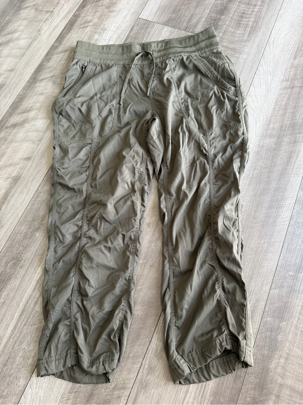 The North Face Women's Aphrodite 2.0 Capri Pants Olive Green Sz M Outdoor Hiking